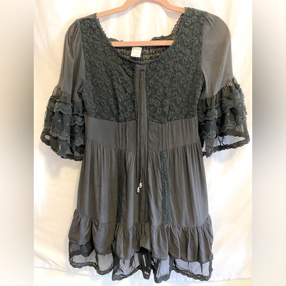 Anna-Kaci black flowing Tunic/Shirt Size Medium; lined with 3/4 sleeves